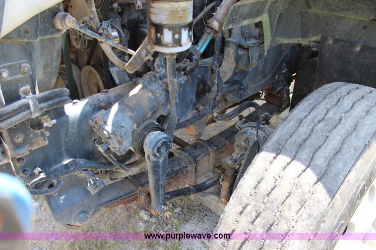 image for item I1630 2007 International 7600 tank truck