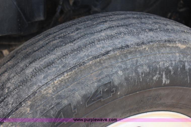 image for item I1630 2007 International 7600 tank truck