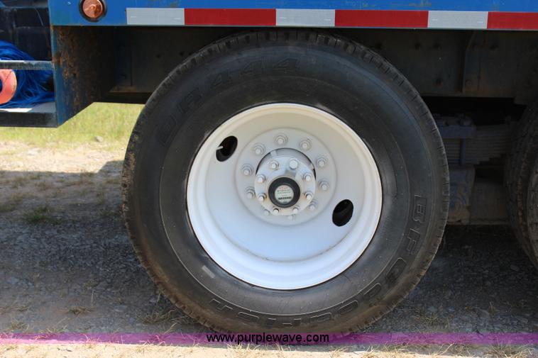 image for item I1630 2007 International 7600 tank truck