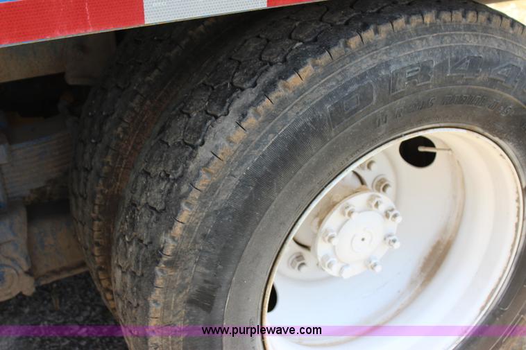 image for item I1630 2007 International 7600 tank truck