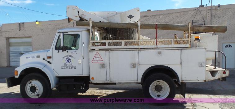 image for item J1273 2001 International 4700 bucket truck