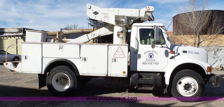 image for item J1273 2001 International 4700 bucket truck
