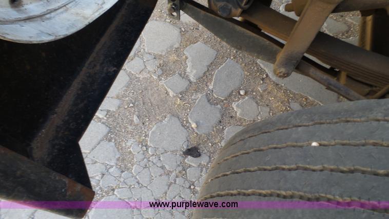 image for item J1273 2001 International 4700 bucket truck