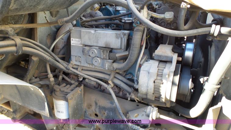 image for item J1273 2001 International 4700 bucket truck