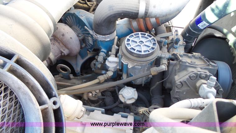 image for item J1273 2001 International 4700 bucket truck