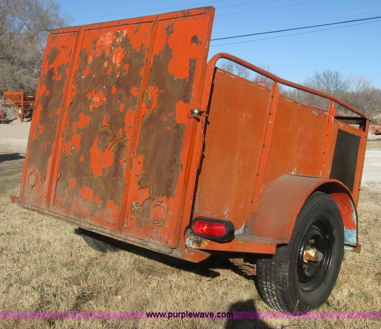 image for item J2887 Utility trailer