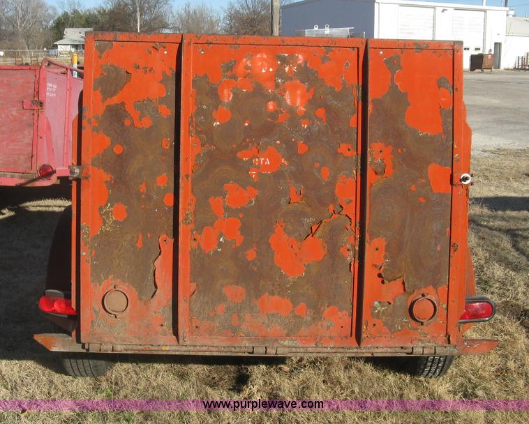 image for item J2887 Utility trailer