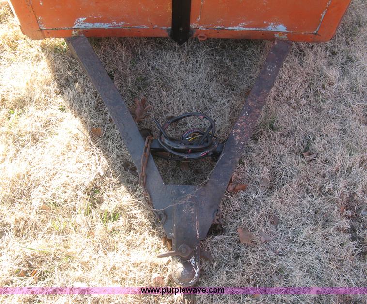 image for item J2887 Utility trailer