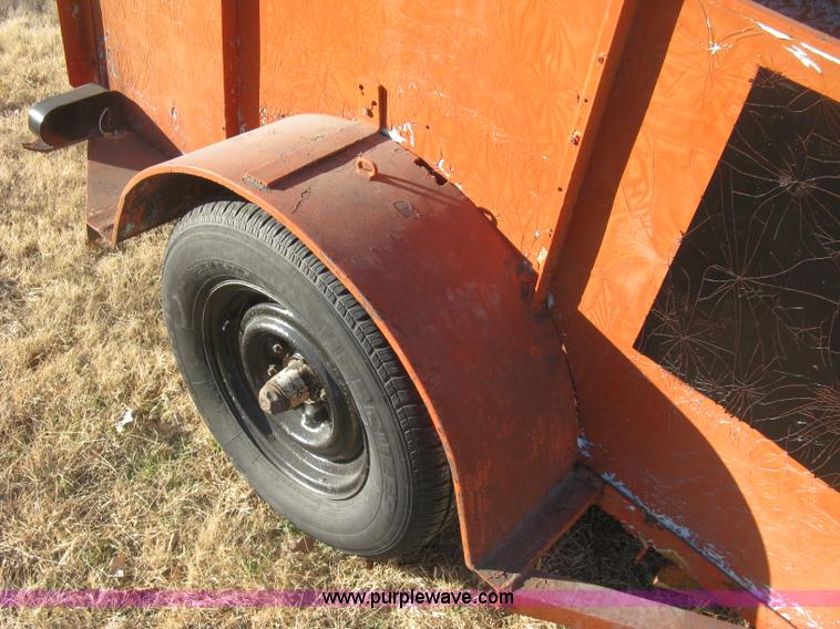 image for item J2887 Utility trailer
