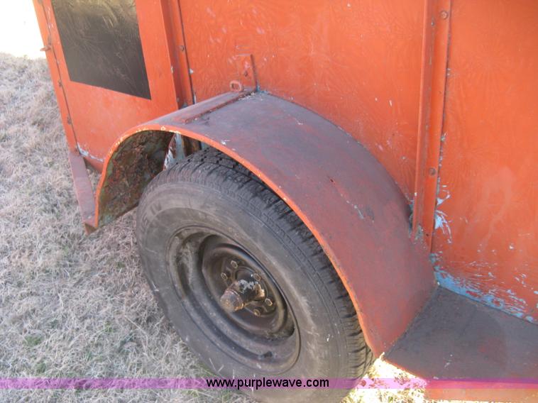 image for item J2887 Utility trailer