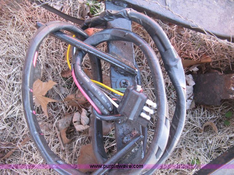 image for item J2887 Utility trailer