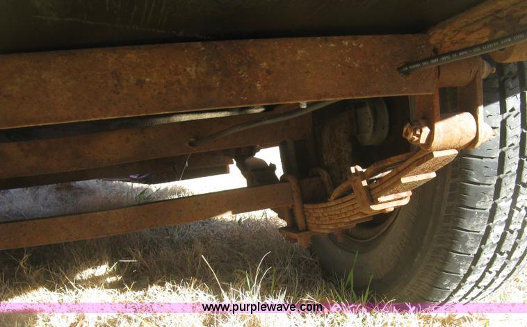 image for item J2887 Utility trailer