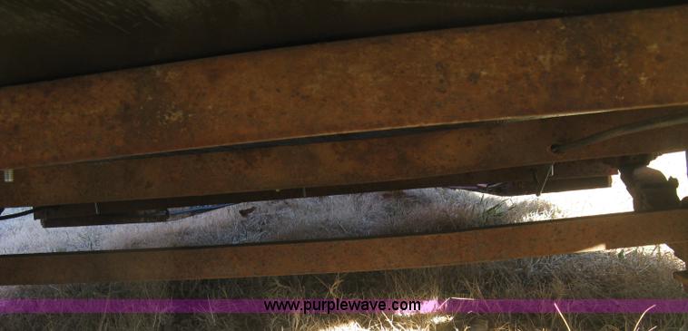 image for item J2887 Utility trailer