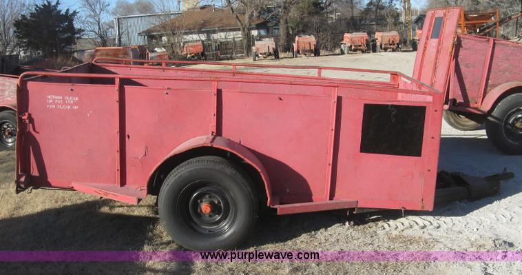 image for item J2888 Utility trailer