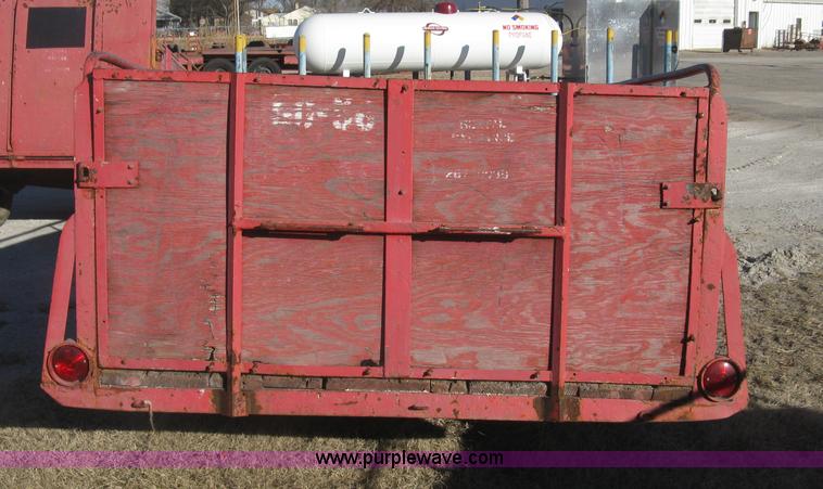 image for item J2888 Utility trailer