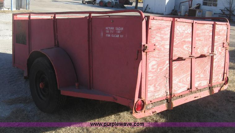 image for item J2888 Utility trailer