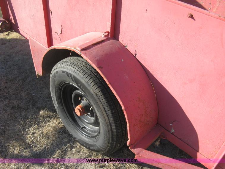 image for item J2888 Utility trailer