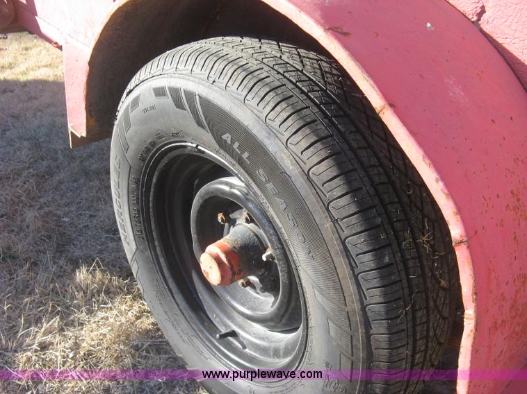 image for item J2888 Utility trailer