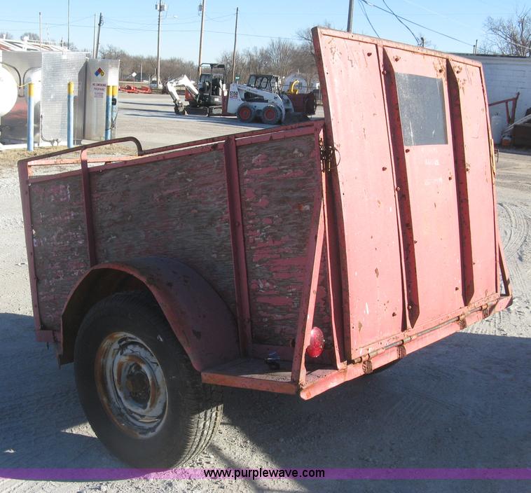 image for item J2889 Utility trailer