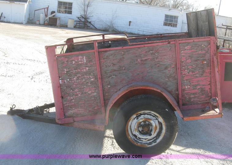 image for item J2889 Utility trailer