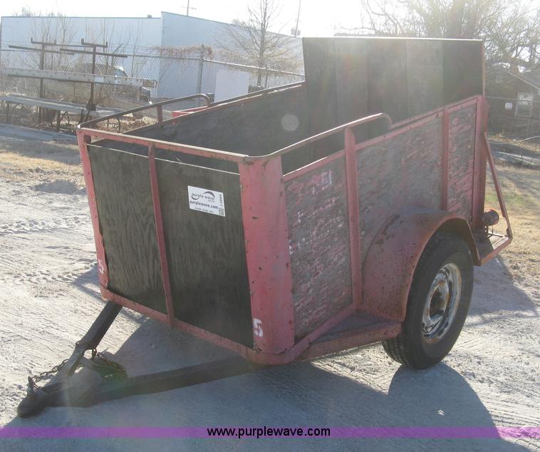 image for item J2889 Utility trailer