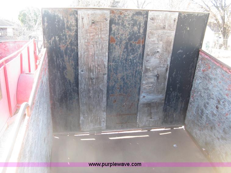 image for item J2889 Utility trailer