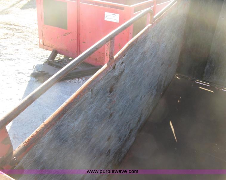 image for item J2889 Utility trailer