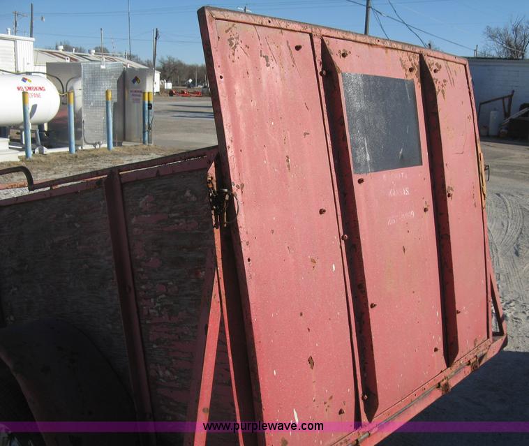 image for item J2889 Utility trailer