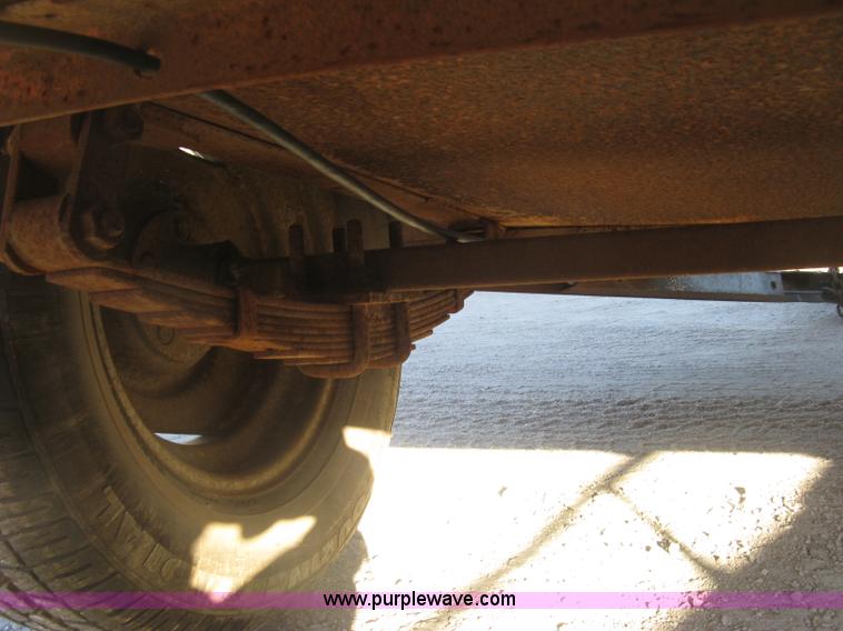 image for item J2889 Utility trailer