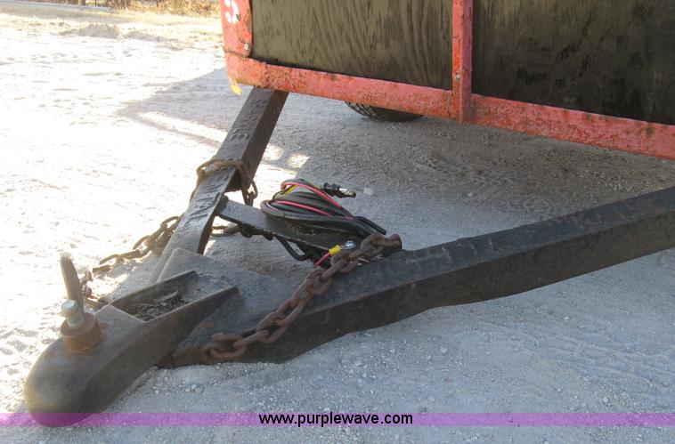 image for item J2889 Utility trailer