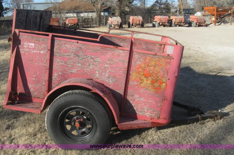 image for item J2890 Utility trailer