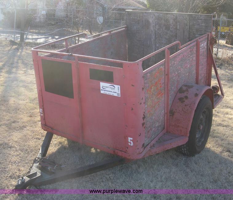 image for item J2890 Utility trailer