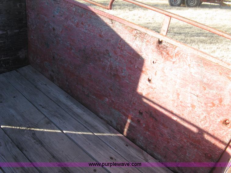 image for item J2890 Utility trailer