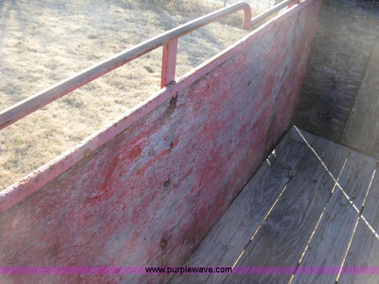 image for item J2890 Utility trailer