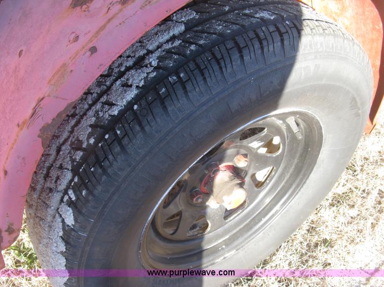 image for item J2890 Utility trailer