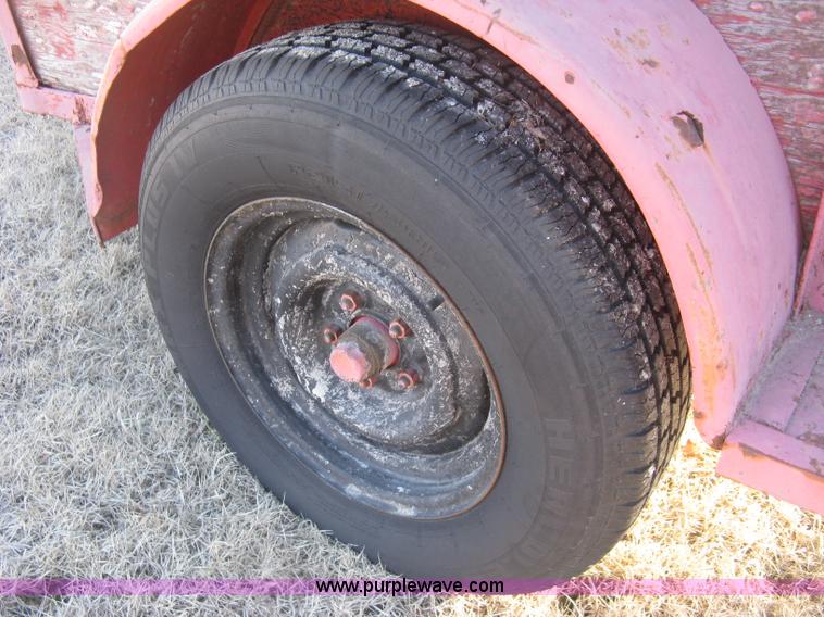 image for item J2890 Utility trailer