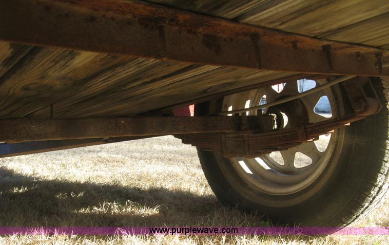 image for item J2890 Utility trailer