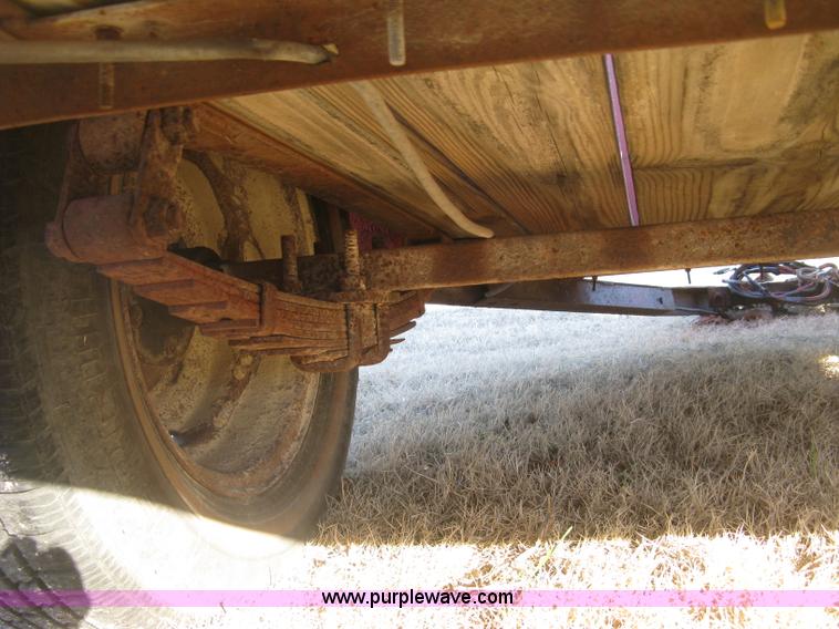 image for item J2890 Utility trailer