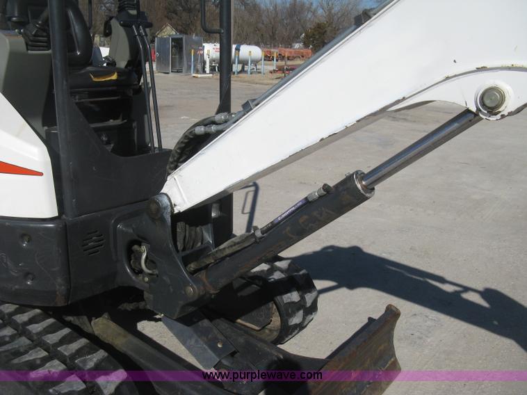 image for item J2891 2012 Bobcat E26 compact excavator
