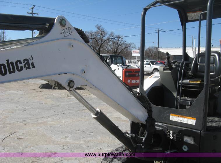 image for item J2891 2012 Bobcat E26 compact excavator