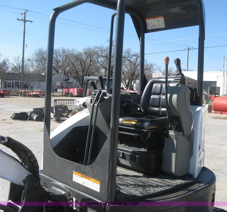 image for item J2891 2012 Bobcat E26 compact excavator