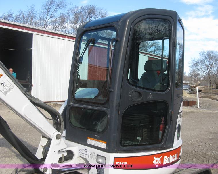 image for item J2902 2006 Bobcat 430HAG ZHS Fast Track compact excavator