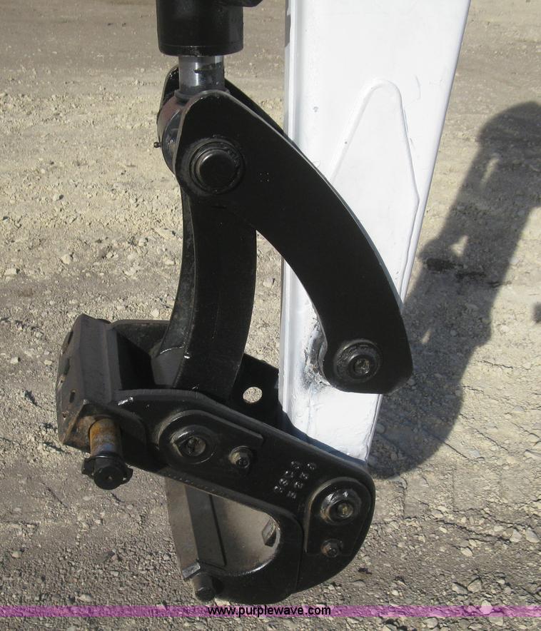 image for item J2902 2006 Bobcat 430HAG ZHS Fast Track compact excavator