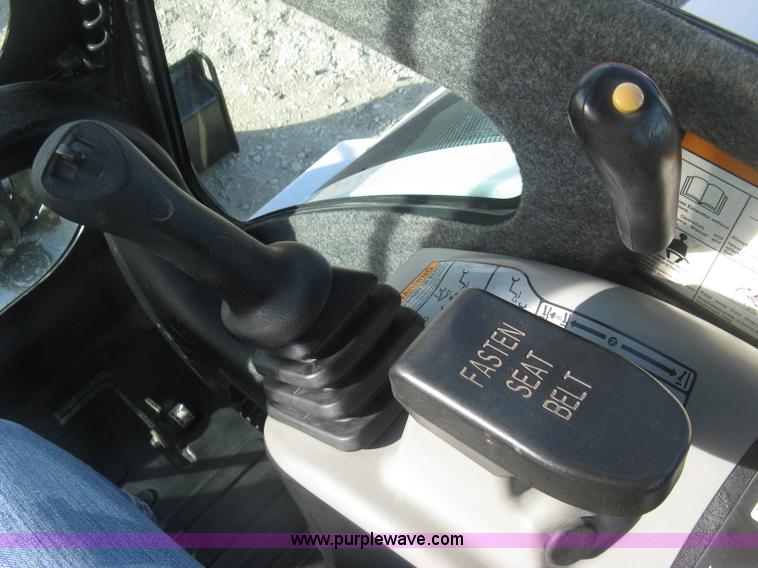 image for item J2902 2006 Bobcat 430HAG ZHS Fast Track compact excavator