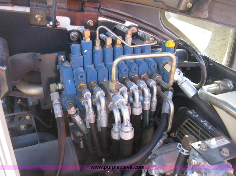 image for item J2902 2006 Bobcat 430HAG ZHS Fast Track compact excavator