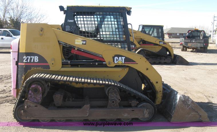 image for item J2921 2005 Caterpillar 277B skid steer