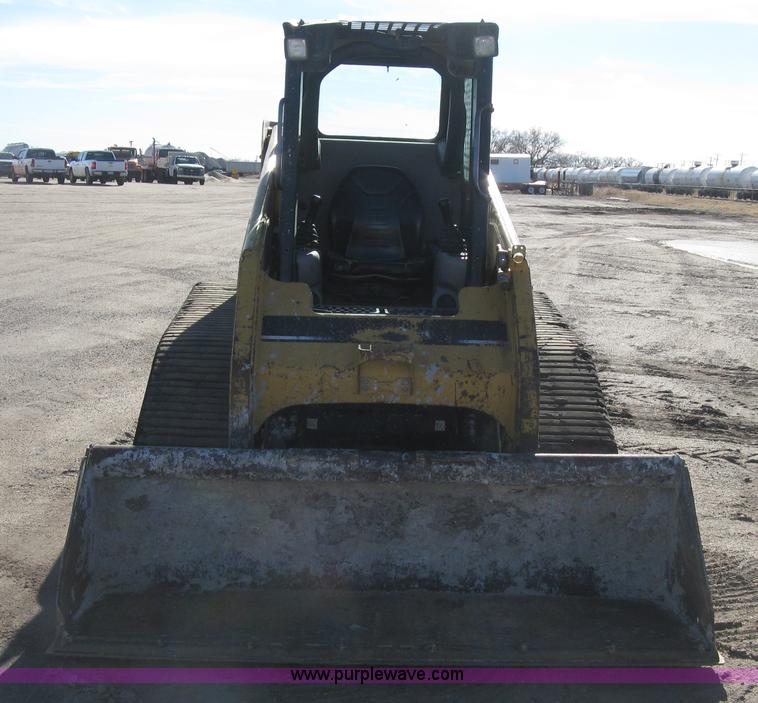 image for item J2921 2005 Caterpillar 277B skid steer