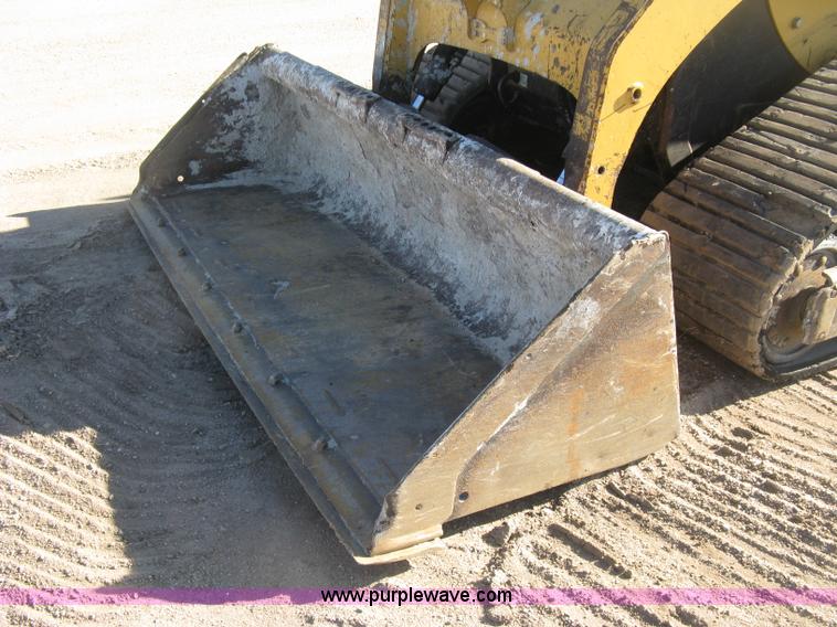 image for item J2921 2005 Caterpillar 277B skid steer
