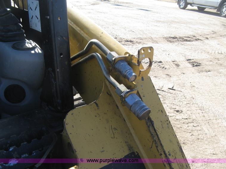 image for item J2921 2005 Caterpillar 277B skid steer