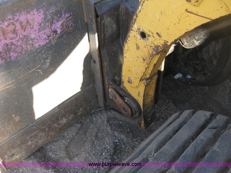 image for item J2921 2005 Caterpillar 277B skid steer